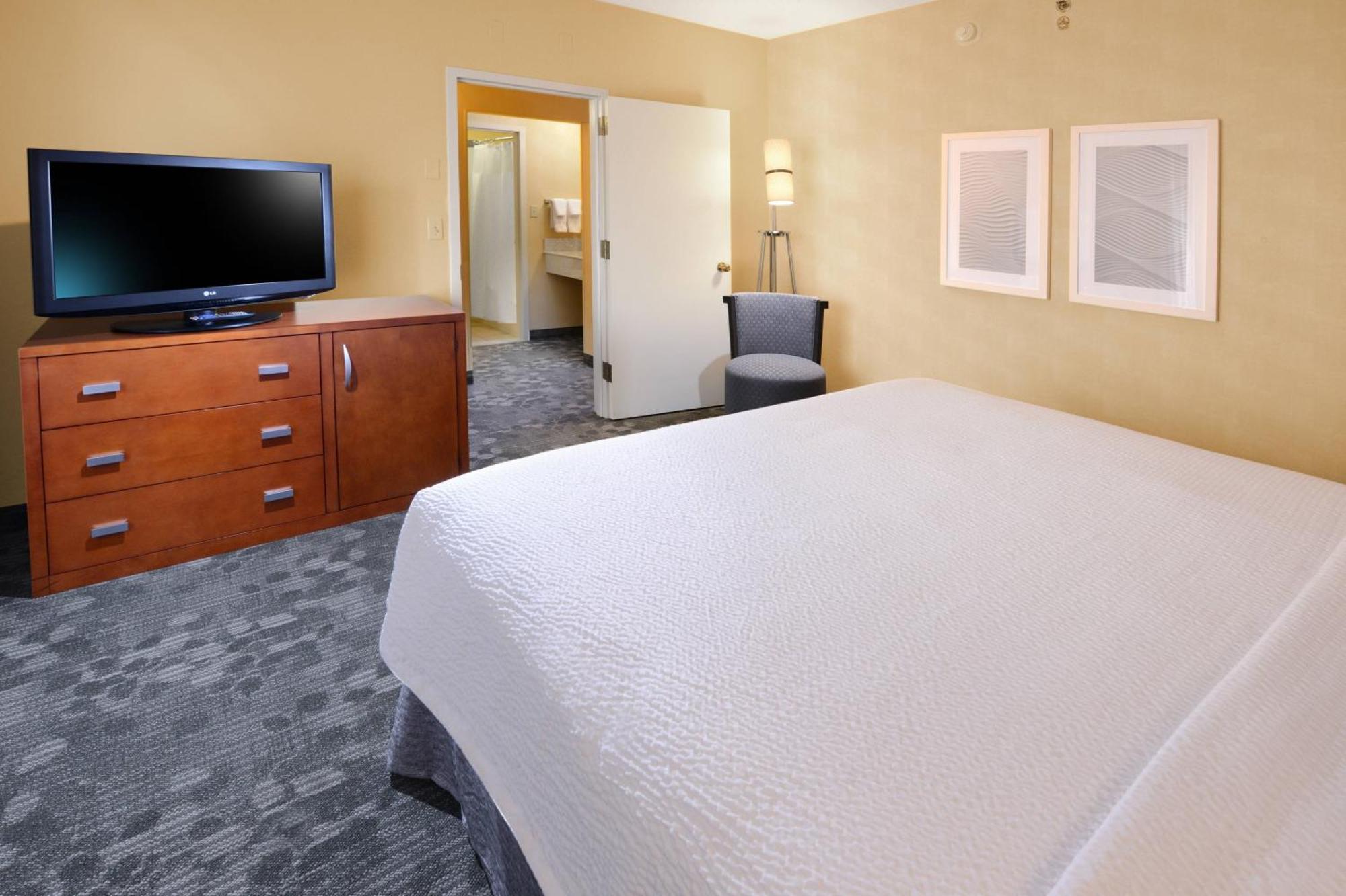 Courtyard By Marriott Oklahoma City Airport Экстерьер фото
