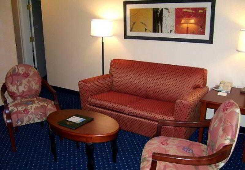 Courtyard By Marriott Oklahoma City Airport Экстерьер фото